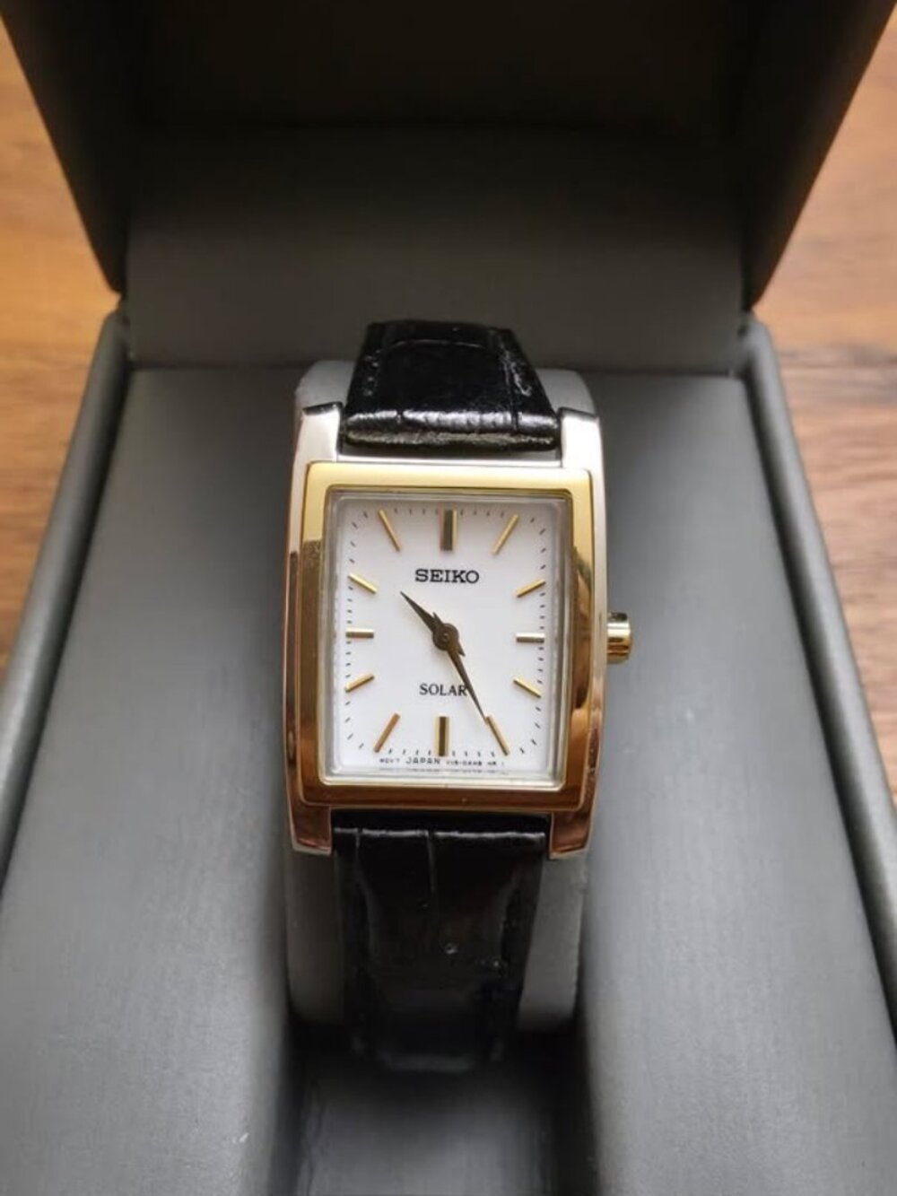 Tavan Swiss Womens Gold Watch